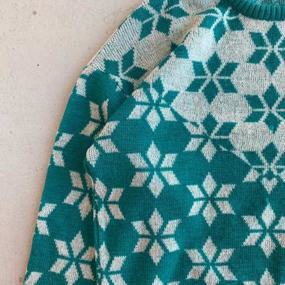 Vintage Green Snowflake Knit Sweater - Picture 2 of 4